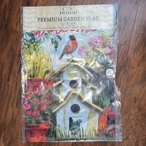 NEW Birdhouse Garden Flag